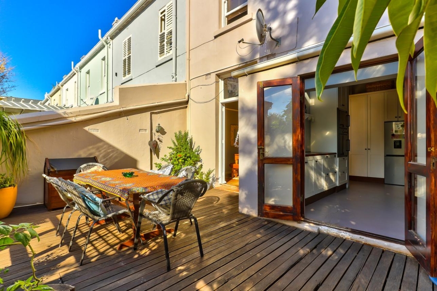 3 Bedroom Property for Sale in Green Point Western Cape